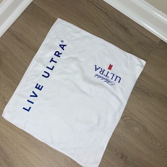 Michelob bundle Bag, koozies, towel & 💦 canteen - Picture 7 of 10